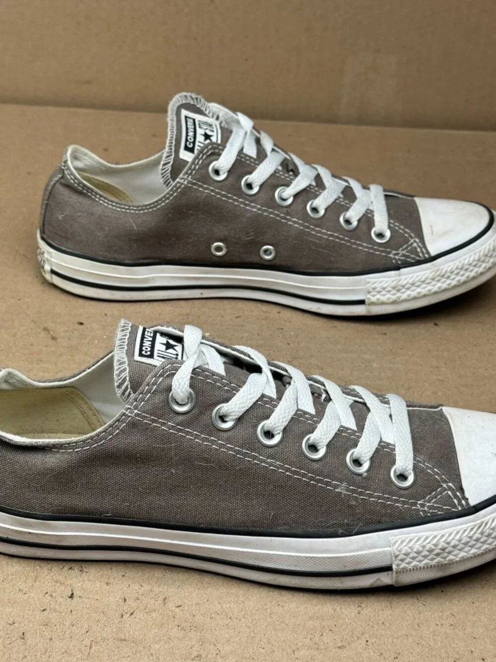 Converse Chuck Taylor Low Gray Unisex 7 Men / 9 Women